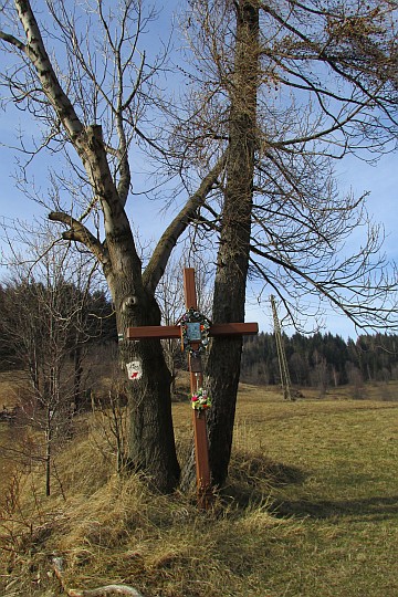 Przydrożny krzyż.