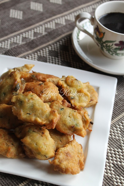 Cucur Ikan Bilis Lembut