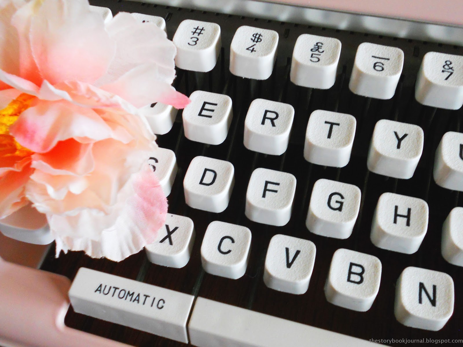 The Storybook Journal: We R Memory Keepers Typewriter // Review