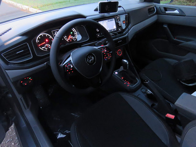 VW Polo 2018 Comfortline Automático - interior
