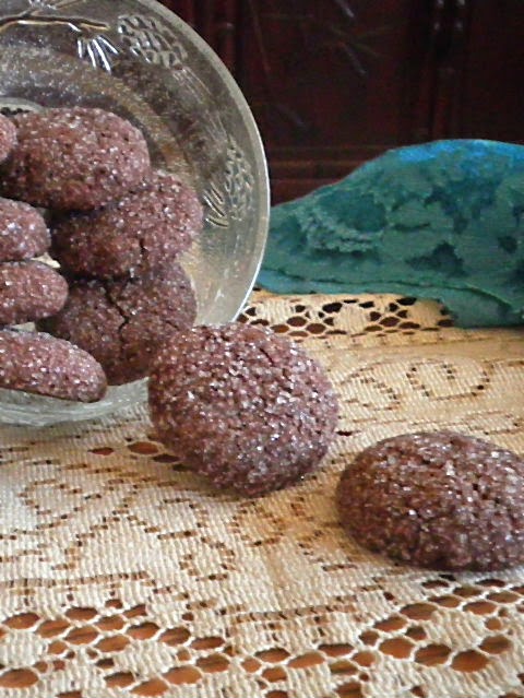 Chocolate Crinkle Cookies Recipe @ treatntrick.blogspot.com