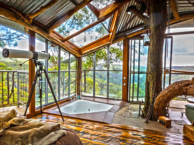 The World S Best Treehouse Tiny House Lifestyle Small Space