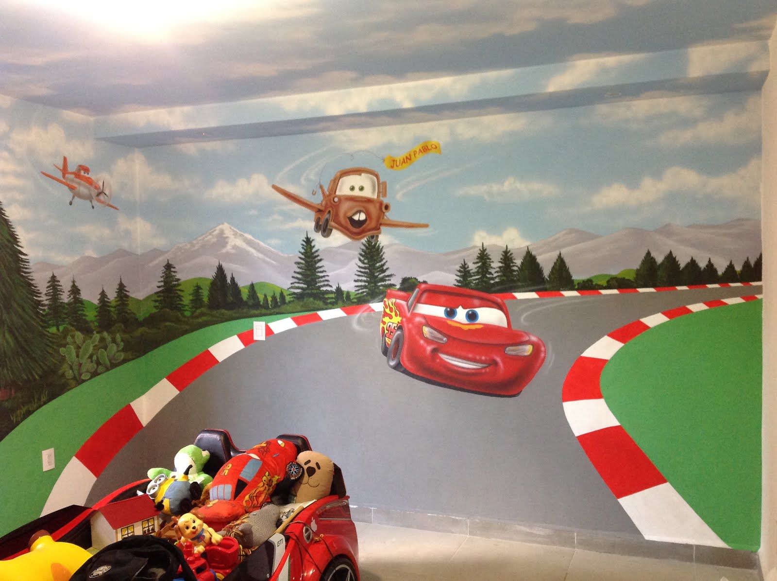 MURAL CARS DISNEY