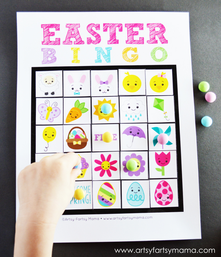 Free Printable Easter Bingo at artsyfartsymama.com #Easter #freeprintable #printable #bingo