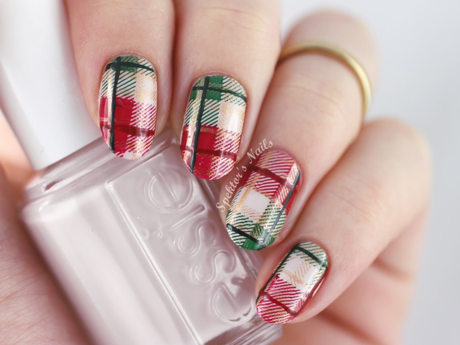 Plaid Nail Wraps: Quick and Stylish Designs for Busy Days - wide 5