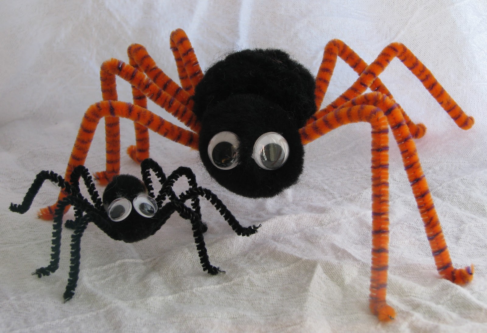 POTIONSMITH Pom Pom Spiders