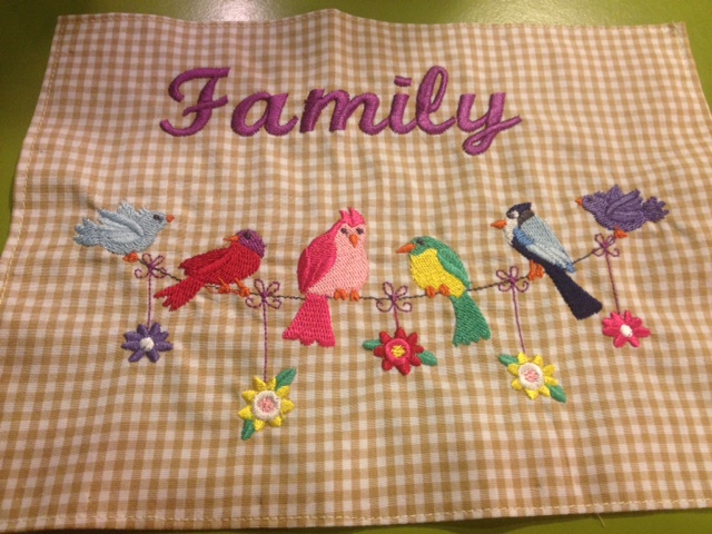 Novemberkind: Hier stecken alle unter einer Decke.....