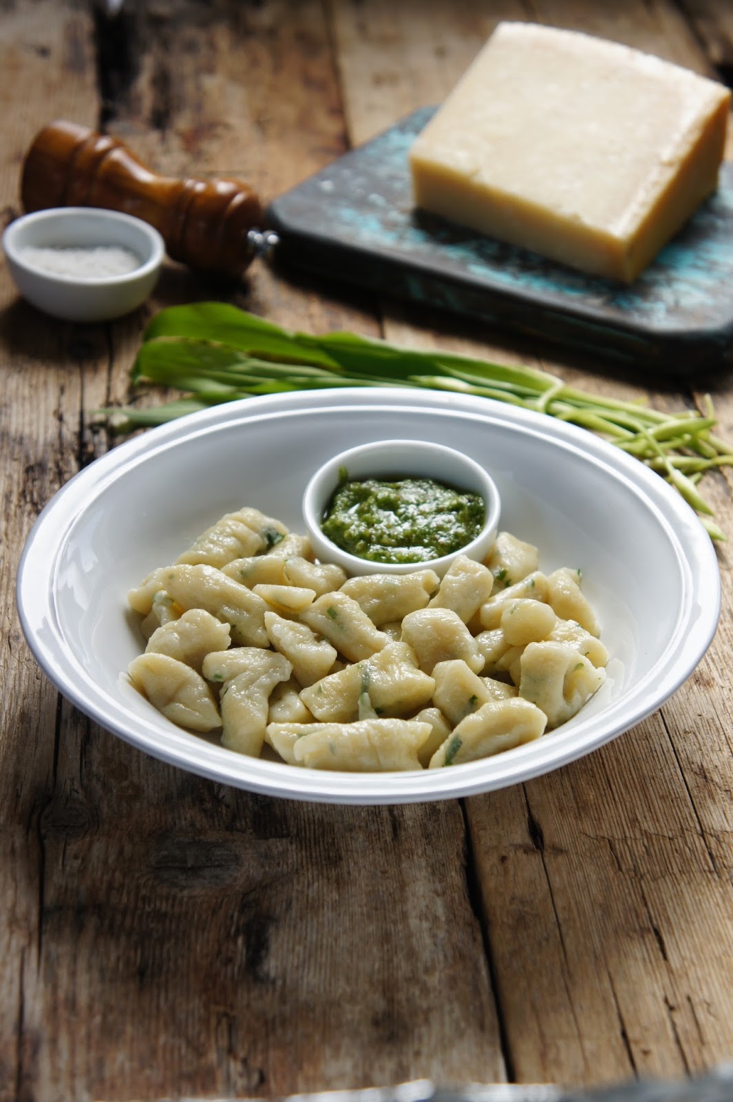 Ma cuisine à moi Gnocchi à l'ail des ours (recette à 6 mains)