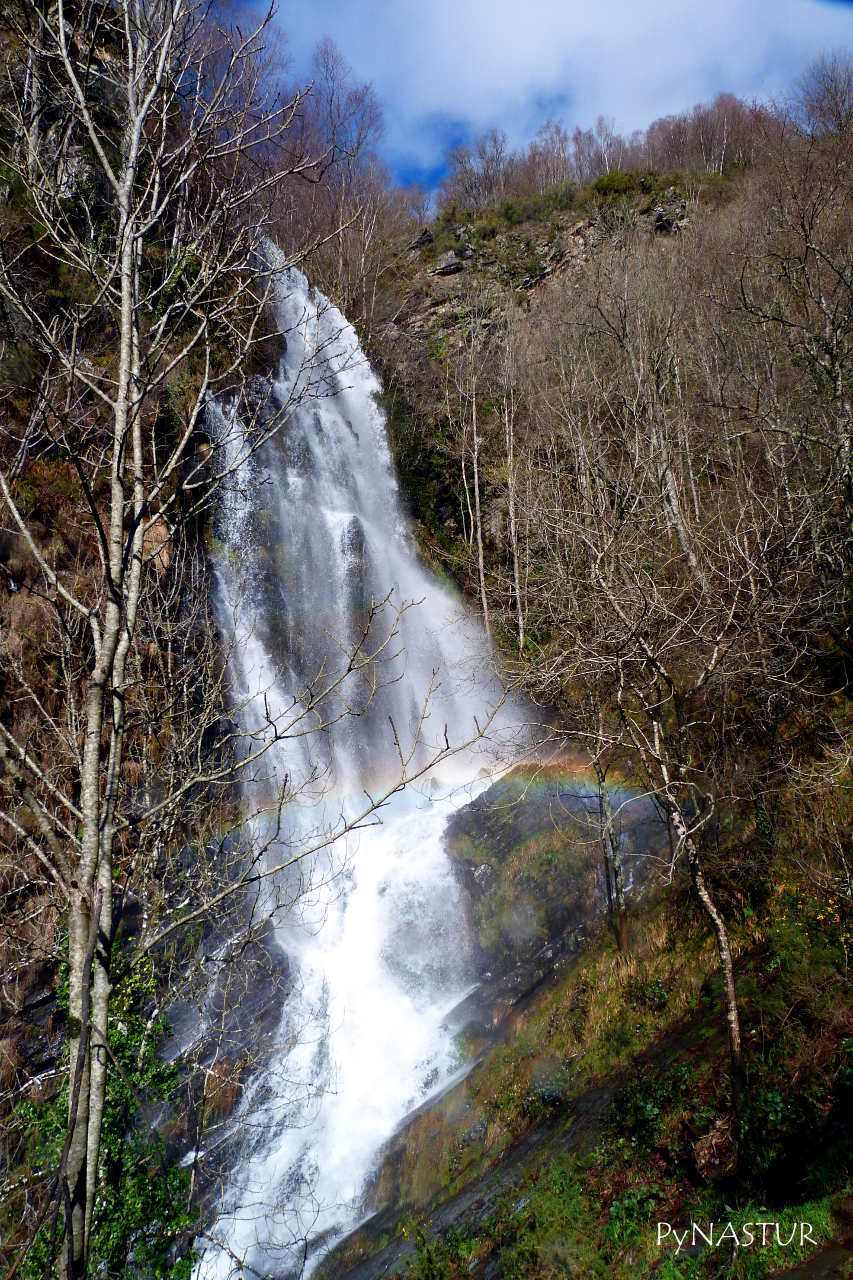 Foto de Cascada de Seimeira de Vilagocende. en Santa Eulalia de Oscos, Asturias