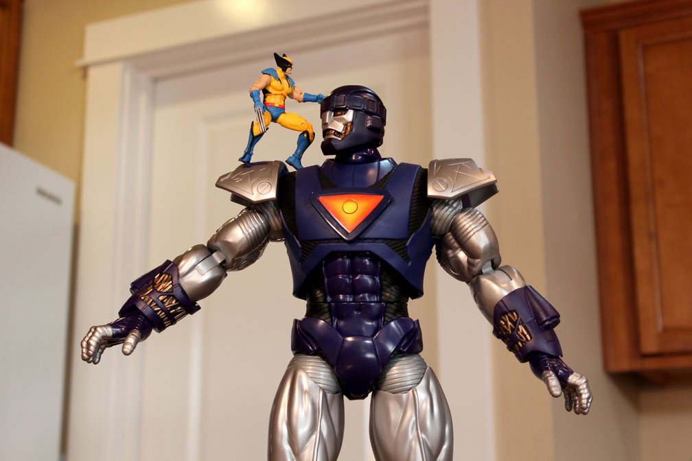 The Toy Museum Marvel Universe 16" Sentinel The Biggest Action Figure