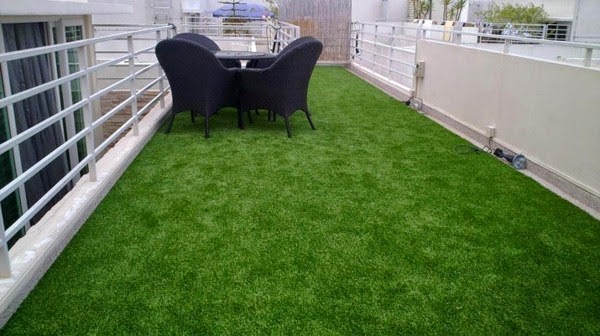 Artificial grass for a balcony, terrace or garden &#8211; great examples!