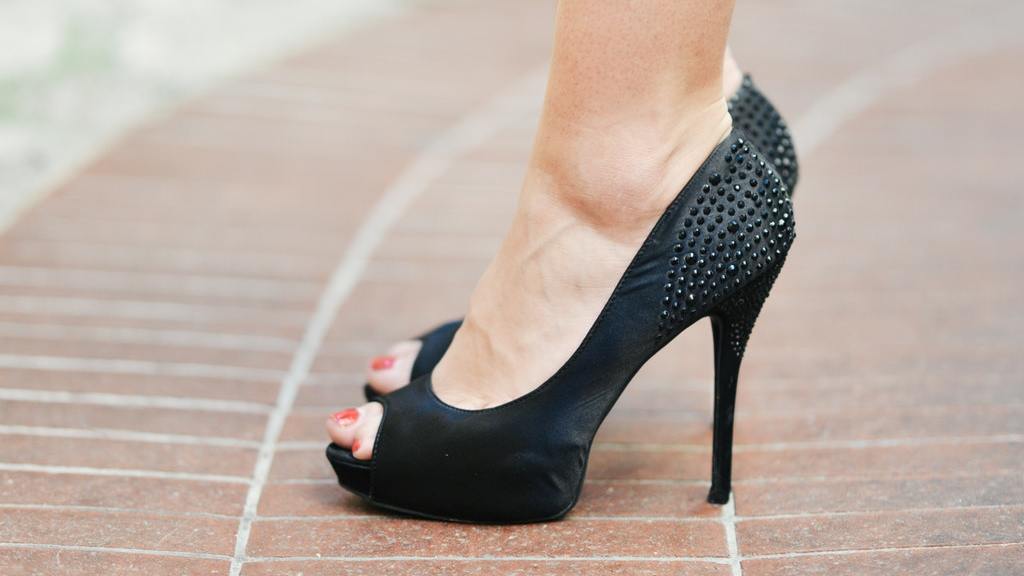 The Dangers of Wearing High Heels Shoes