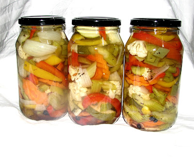 FOOD PRESERVING: Jardinière (Pickled Garden Vegetables)