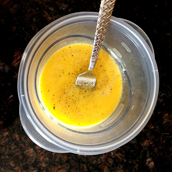 Pesto + blue cheese with scrambled eggs on toast Floraful