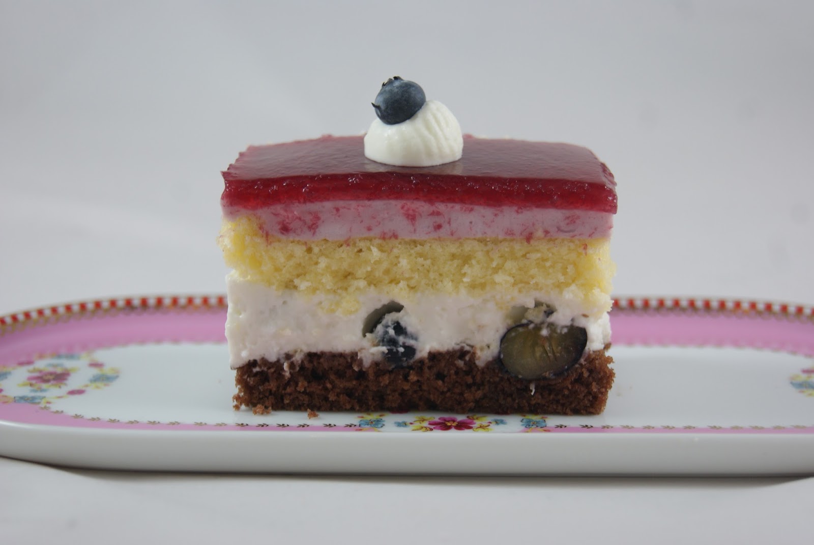 biscuit and buttercream: Heidelbeer-Kokos-Schnitten