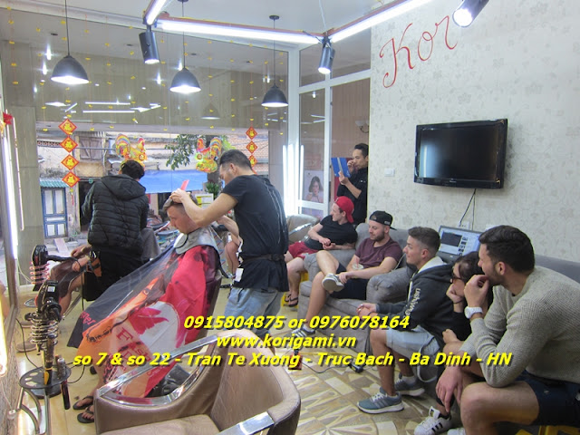 TIỆM CẮT TÓC ĐÔNG KHÁCH NƯỚC NGOÀI NHẤT TẠI HÀ NỘI