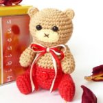 http://www.howtoamigurumi.com/amigurumi-bear-cub-in-pants-part-1/