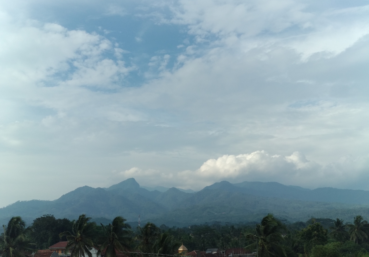 Vavetor: Puncak Gunung Sawal