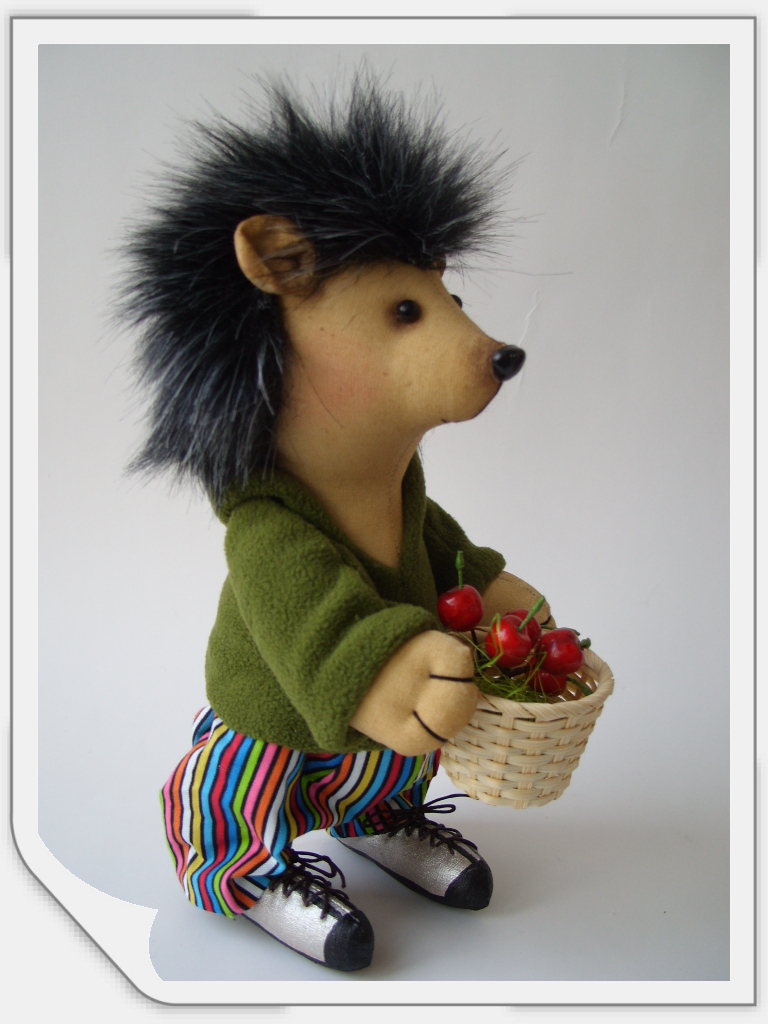 кукла ежик. театральная кукла ежик. ежик в одежде. кукла ежиха. ежик для кукольного театра.