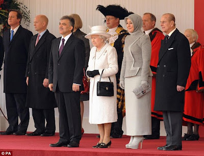 Turkish President's wife turns up at the Queens Palace in a pair of killer heels 8
