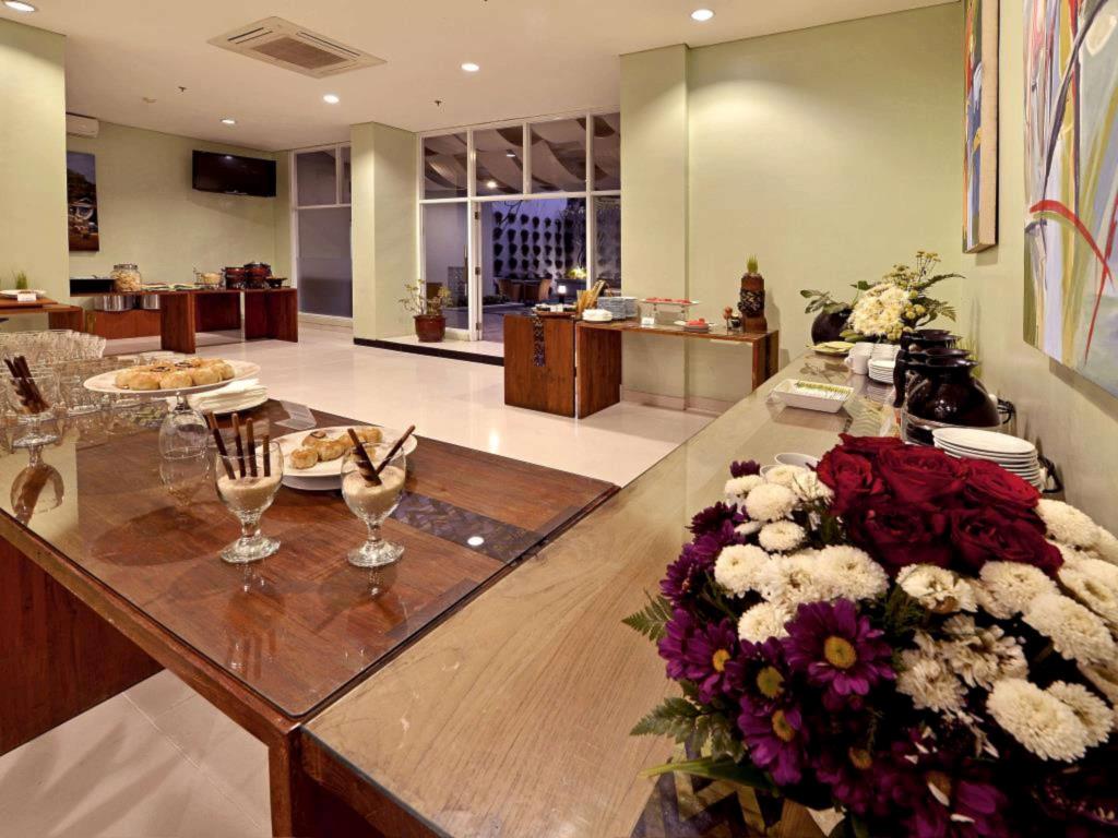 bali golf: Sistem Manajemen Hotel Bintang 2 di Sumatra