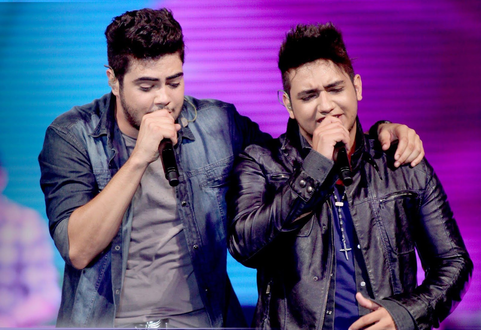 Os Mió Sertanejo Henrique e Juliano _ Essa é a canção mais linda que já gravamos até hoje. Os Mió Sertanejo Henrique e Juliano _ Essa é a canção mais linda que já gravamos até hoje.