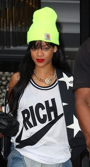 Rihanna sortant de son hotel à Londres, juin 2012