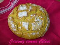 http://cuisinezcommeceline.blogspot.fr/2015/04/pain-cocotte-au-curry.html