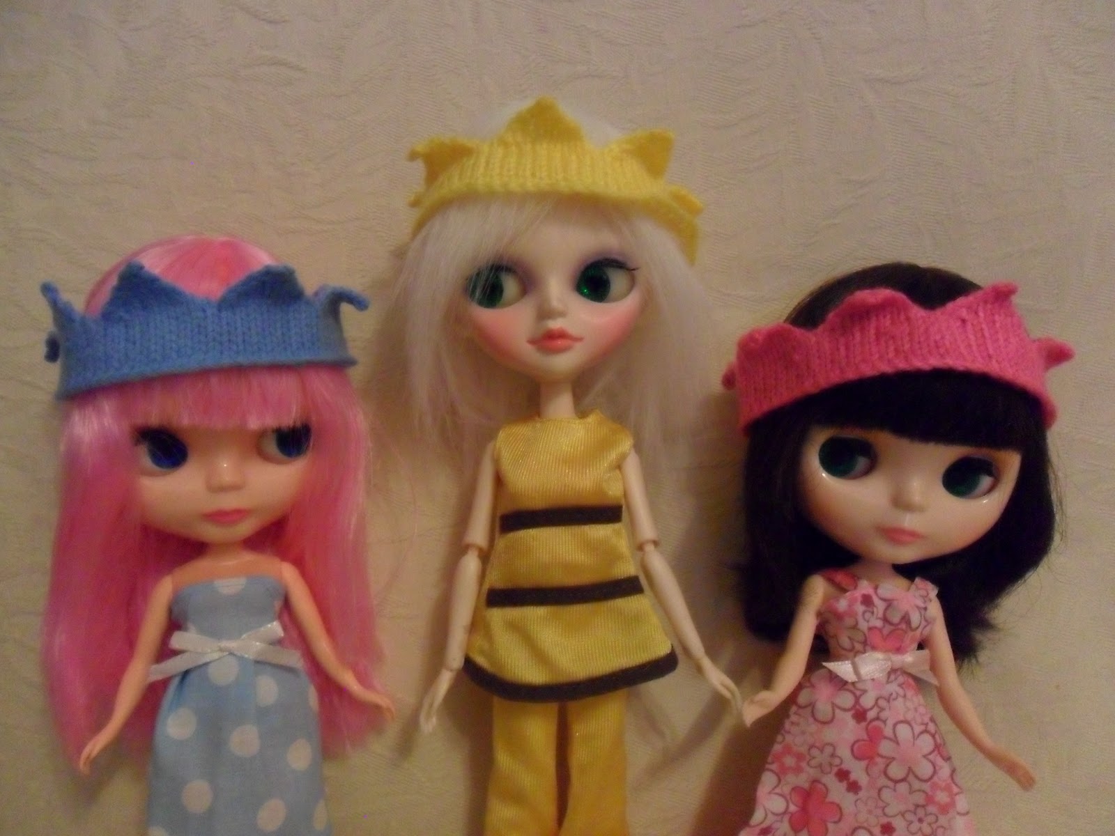 I hope you like the pattern and I hope it enhances some other Blythe doll parties 0P