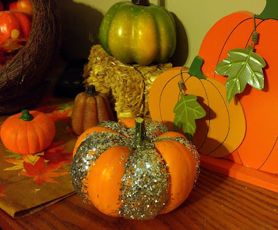 One Momma Saving Money: Decorate your Thanksgiving Table with YOOBI! # ...
