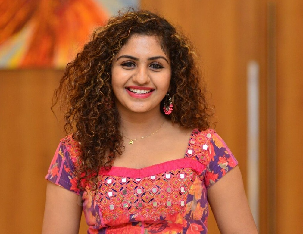 Get Noorin Shereef Latest Photoshoot Stills Fans Express HD Wallpaper Noorin Shereef Latest Photoshoot Stills Fans Express Desktop Wallpaper