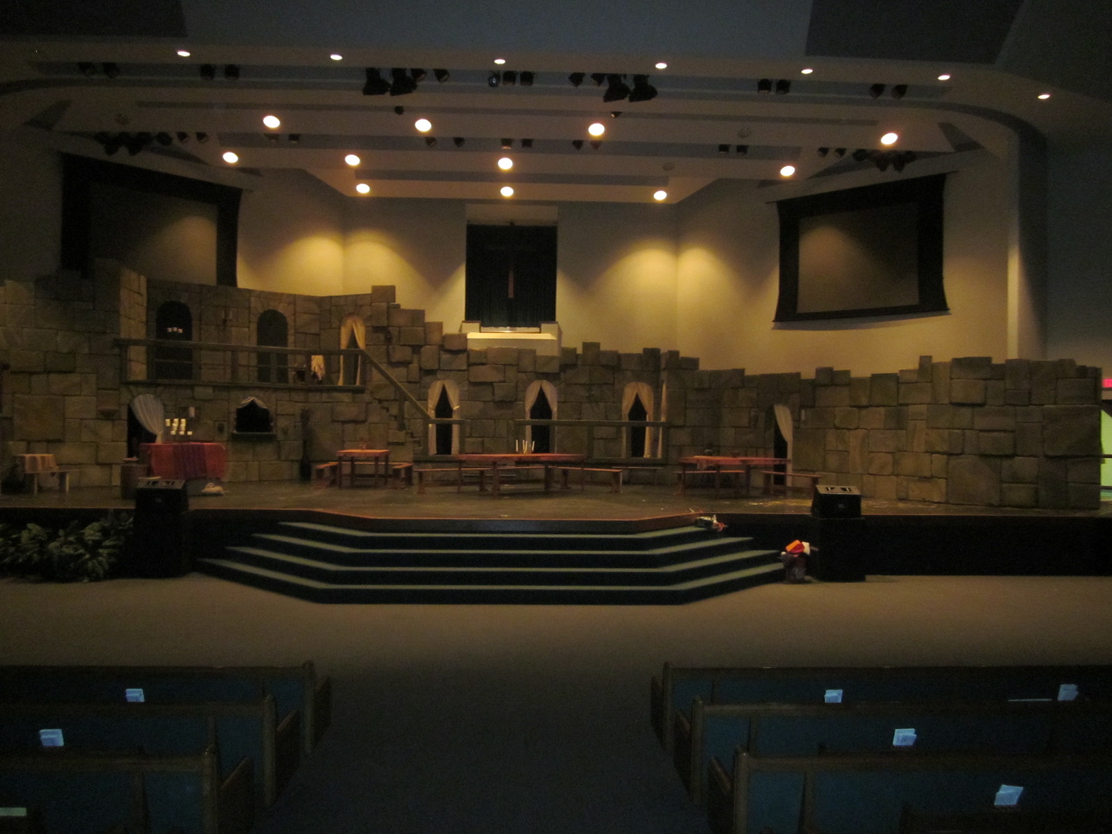 HendersonWorks: Set Design and Stage Construction