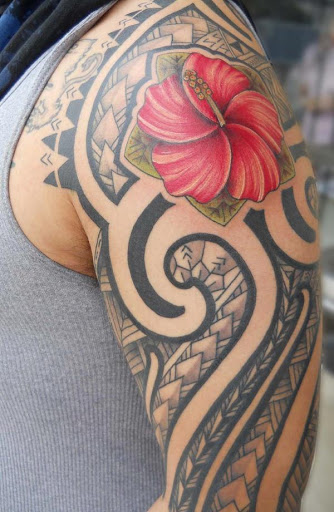 Seguidor tatuagem tribal para os homens no braço