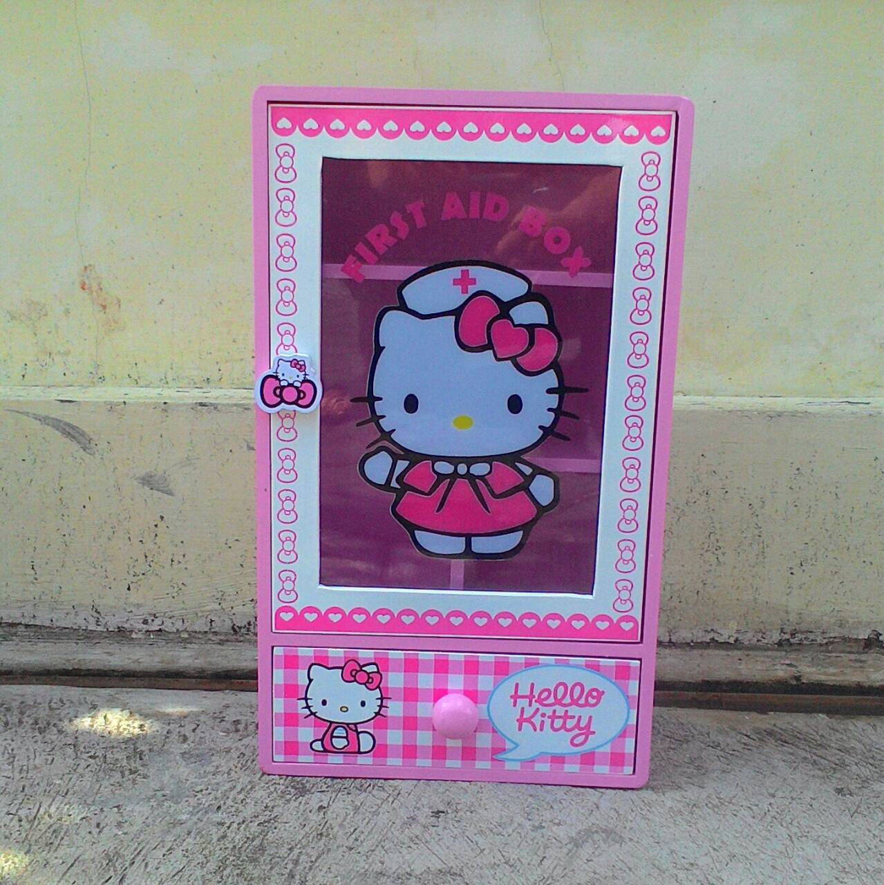 SIMPLE MEJA BELAJAR  ANAK  Kotak Obat Hello  Kitty 