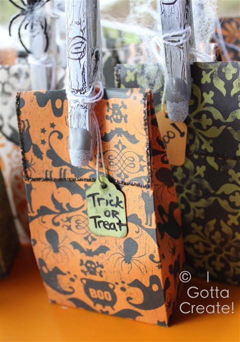 Fabulously freaky Halloween party favors! | Tutorial at I Gotta Create!