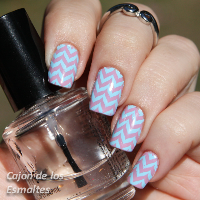 Estampado Chevron o zig zag - placa Messy Mansion MM12