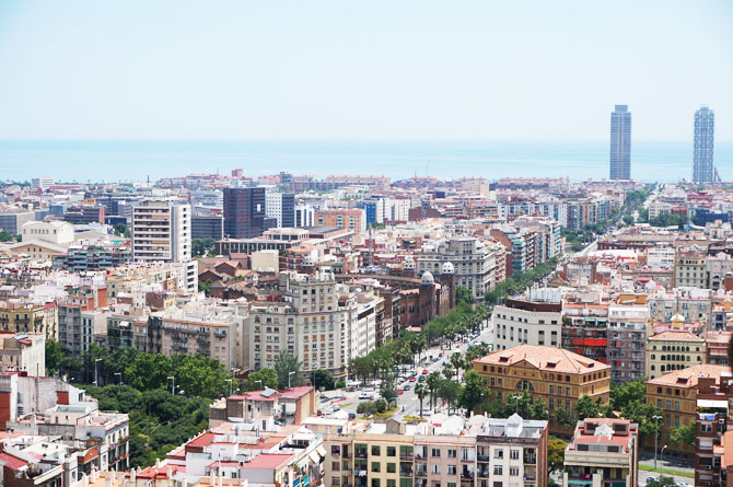 Vue de Barcelone depuis la tour de la Passion de la Sagrada Familia
