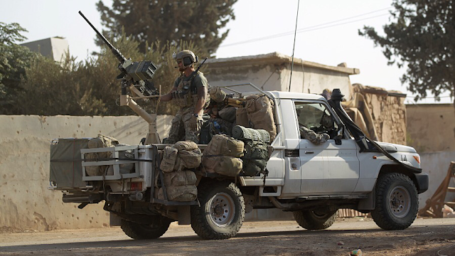 Ο Λαβρόφ λέει ότι οι Αμερικανικές, Βρετανικές και Γαλλικές ειδικές δυνάμεις «συμμετέχουν άμεσα» στον πόλεμο της Συρίας