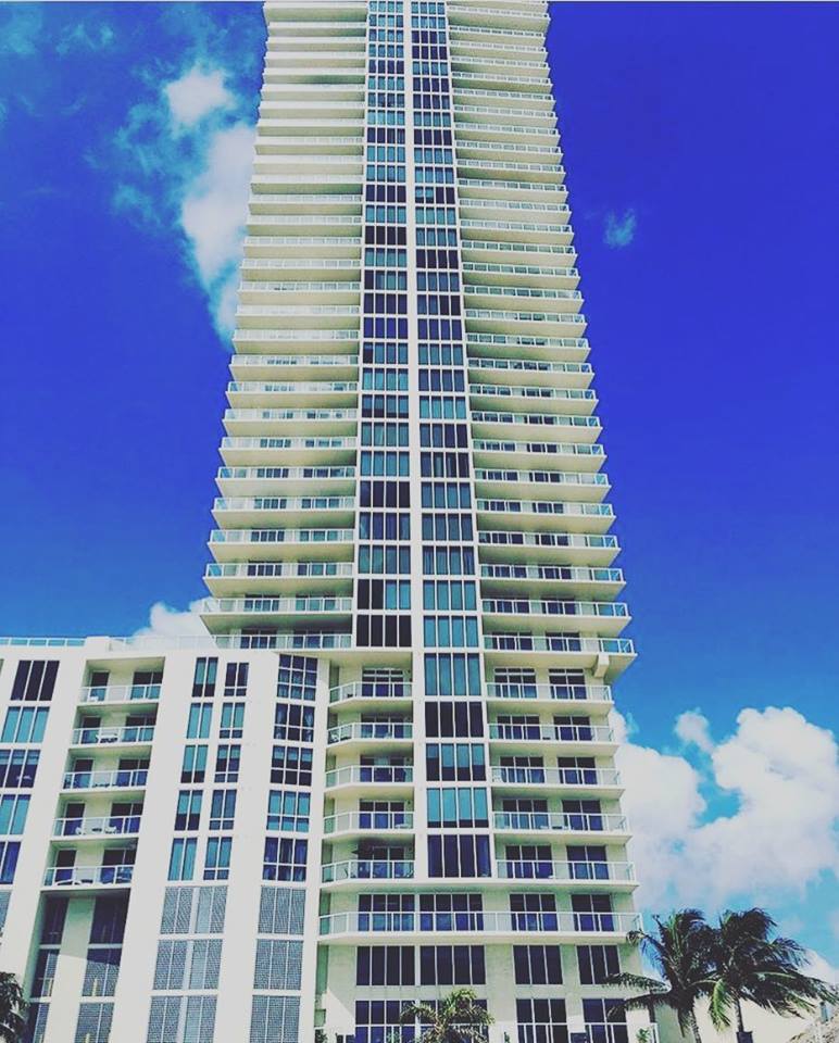 Luxury Condos Sunny Isles Miami Beach La Perla Condominium ɪᴍᴘᴏɴᴇɴᴛᴇ