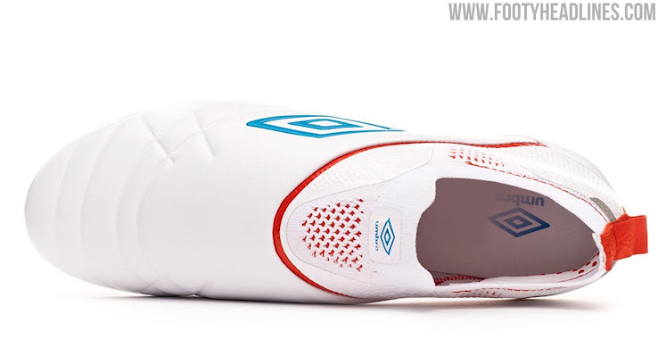 umbro football boots laceless