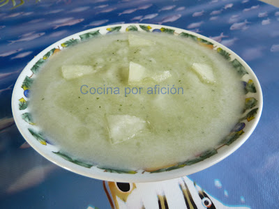 http://cocinaporaficion.blogspot.com.es/2011/09/sopa-fria-de-melon-con-hierbabuena.html