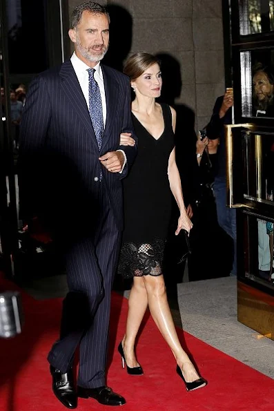 Queen Letizia of Style new dress, Prada shoes, Caroline Herrera dress, Hugo Boss dress