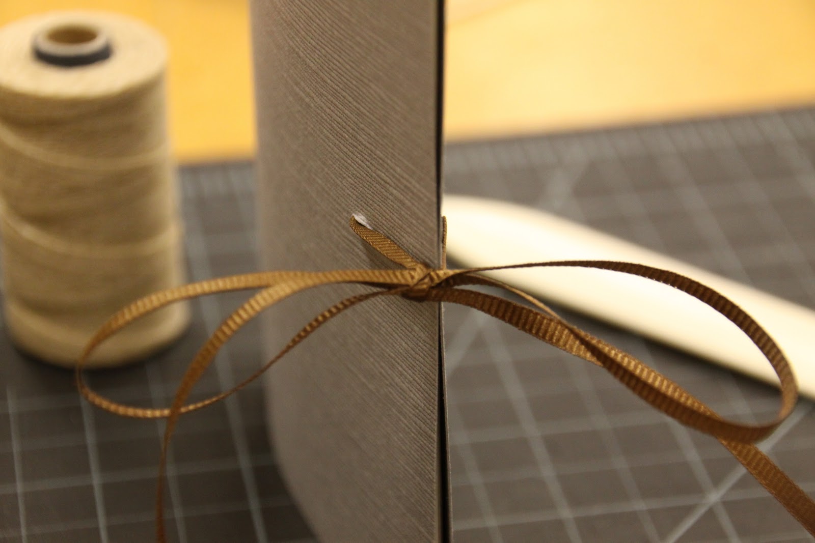 paper tattoo press: introduction to book arts: bookbinding (one)