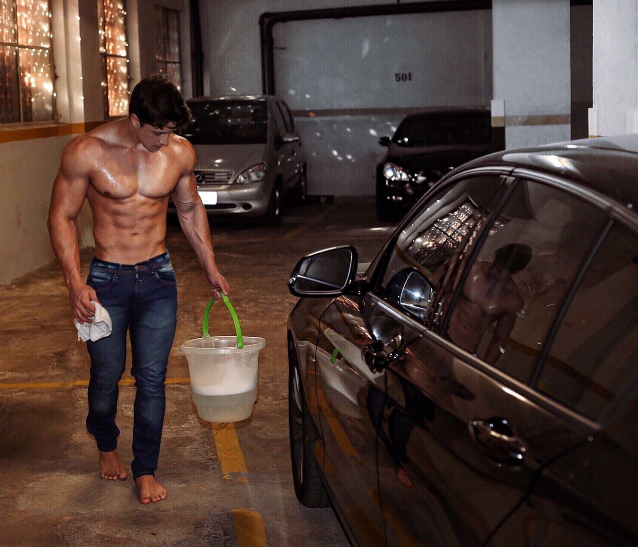 carwash-shirtless-dark-haired-male-model-jhon-giardini