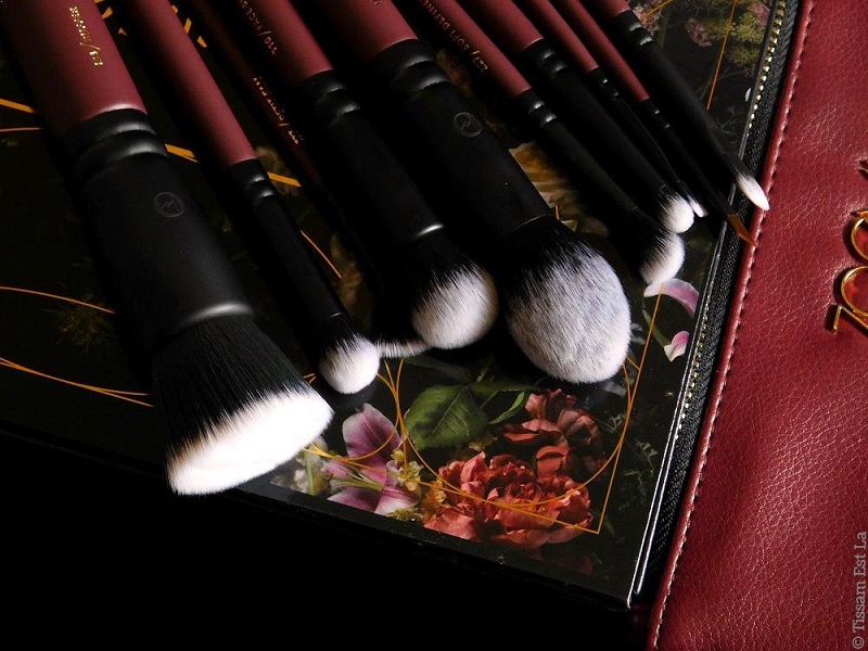 Zoeva Cosmetics | Opulence Brush Set Review Holiday 2017 Collection - Avis Set de Pinceaux Collection Noël 2017 - Opulence Eyeshadow Palette - Opulence Blush Palette