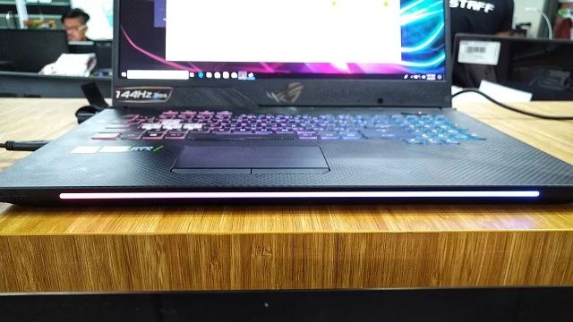 ASUS ROG Strix GL704 SCAR II Hands On