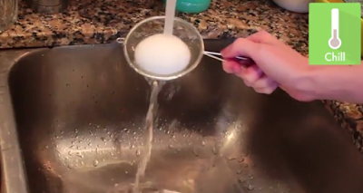 Raffreddare le uova sode per bloccare la cottura