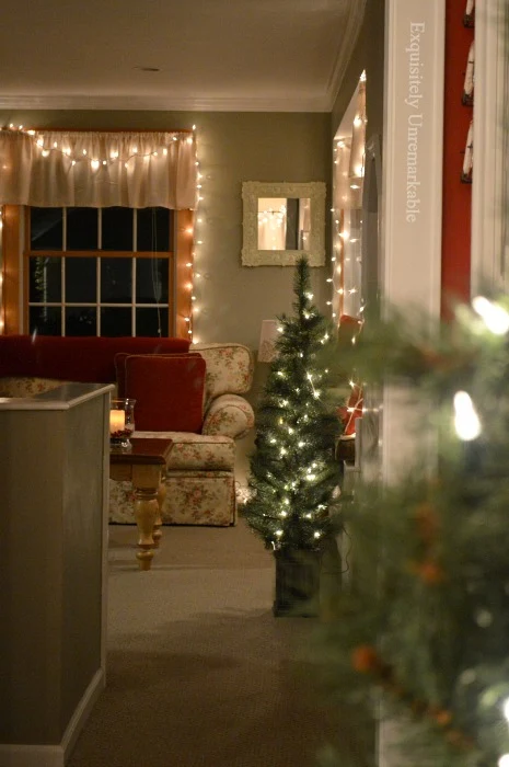 Family Room Christmas Decor