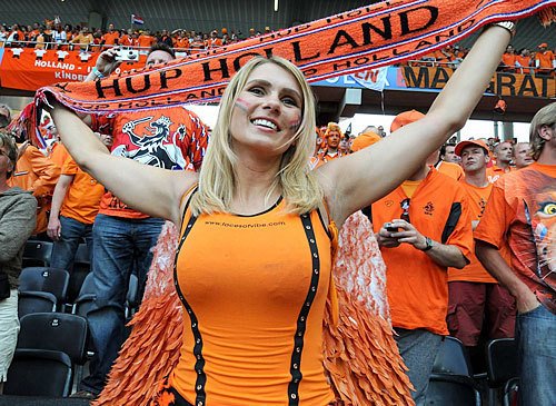Daina 37 Busty Dutch Football Fan Request Mature Cum