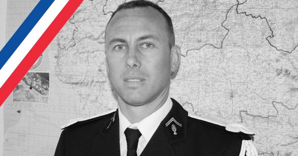 Γαλλία: «Έσβησε» ο αστυνομικός που αντάλλαξε την θέση του με όμηρο στο Τρεμπ